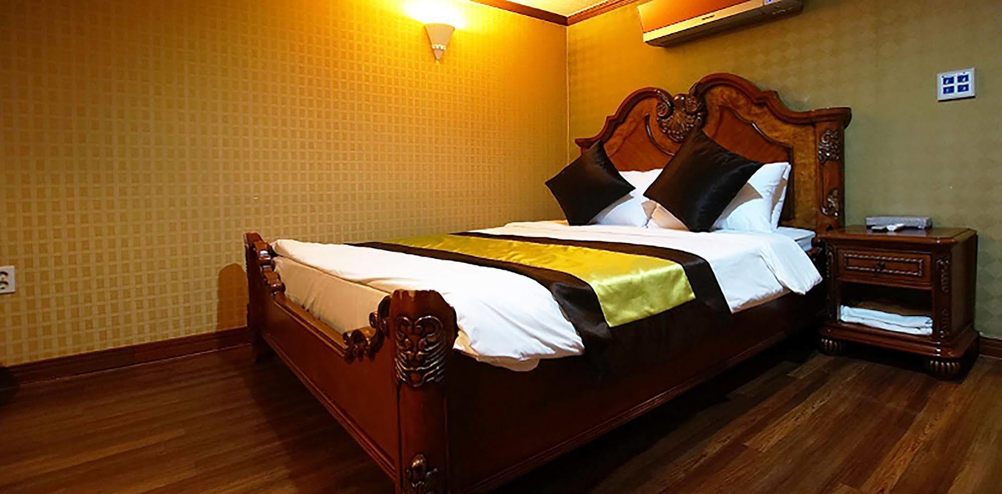 Hotel Castle Beach Пусан Екстер'єр фото